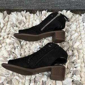 American Eagle by Payless Open Toe Booties